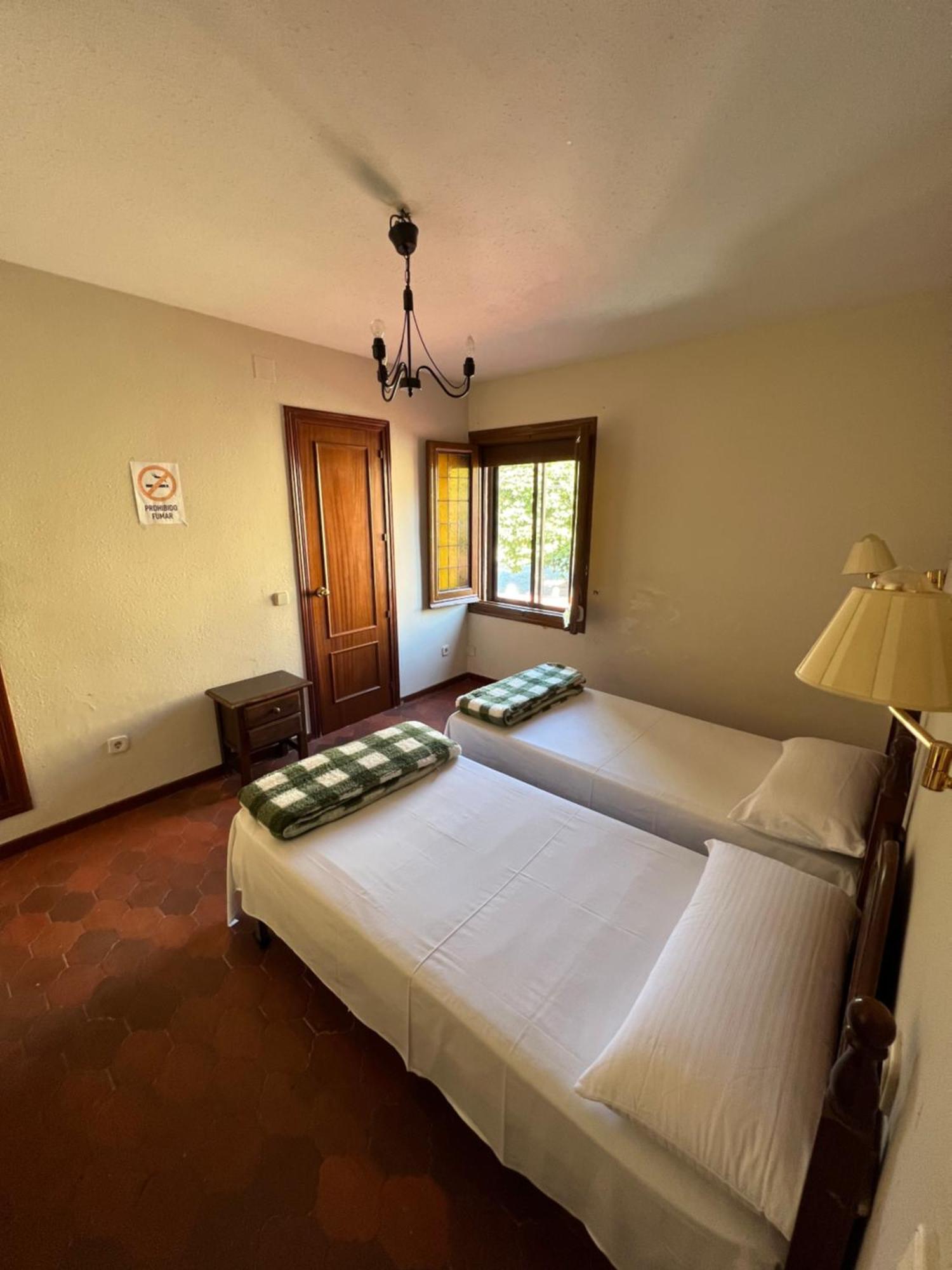 Hostal Sabor Fusion 호텔 La Pradera de Navalhorno 외부 사진